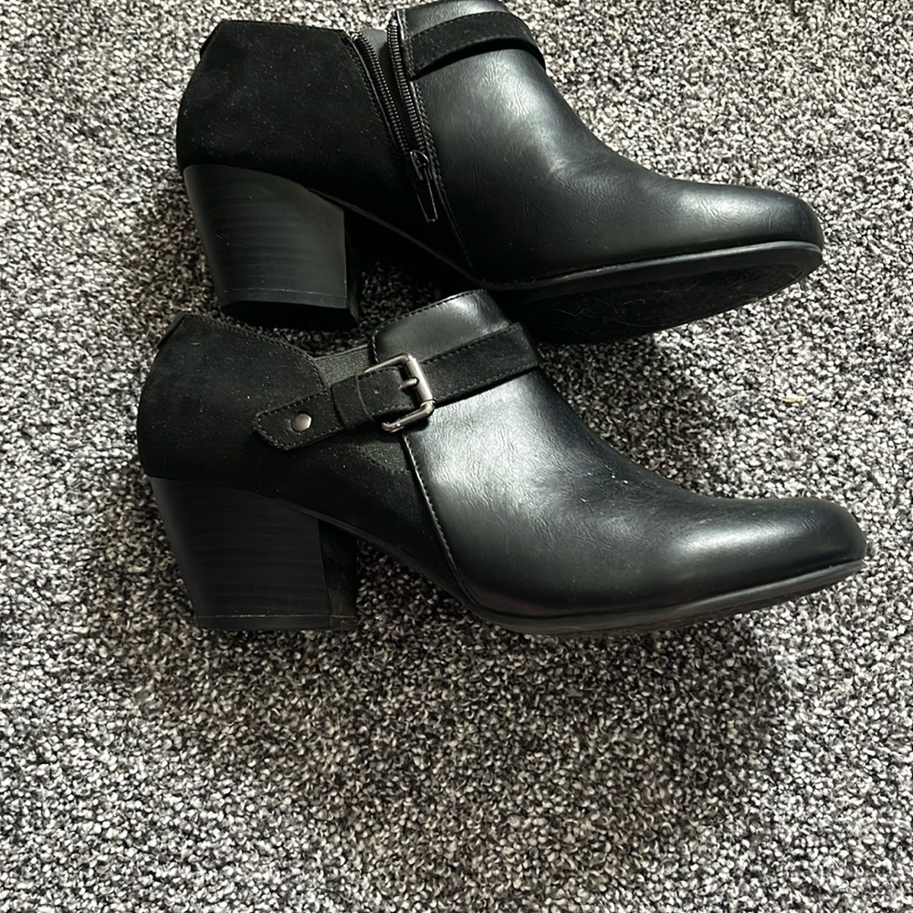 American Eagle Outfitters Black Ankle Boots with Chunky Heel